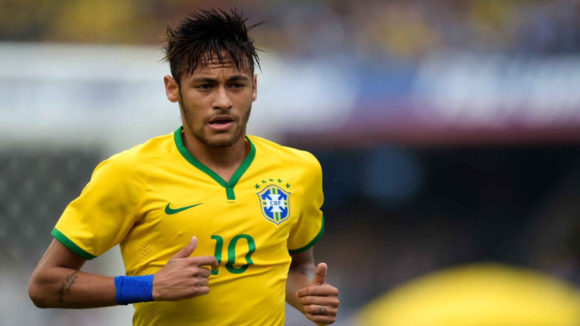 AYX体育-特色足球主题公园吸引大量家庭游客，推动旅游经济，足球文化公园