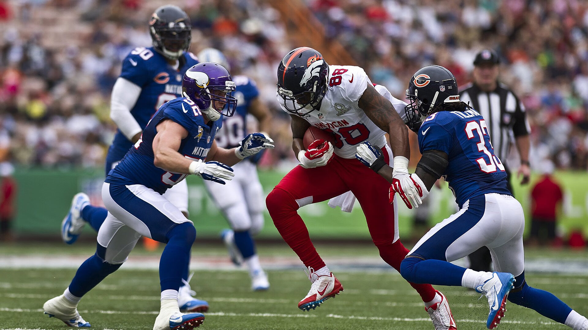 爱游戏体育官方网站-西甲神级扑救：令人屏息的救球瞬间！，西甲球迷入场